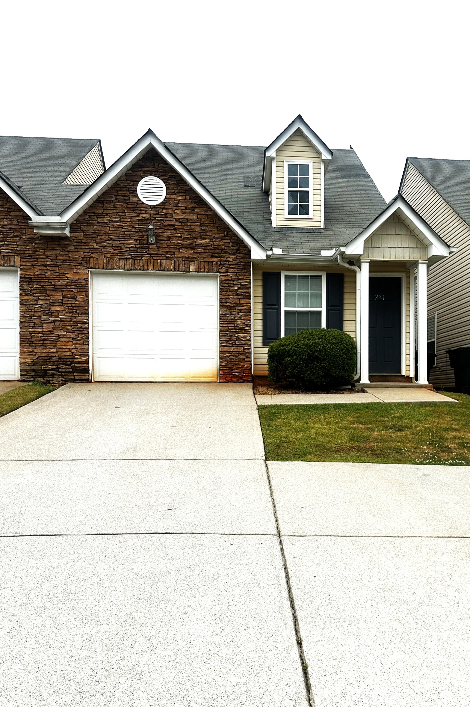 221 Alton Circle